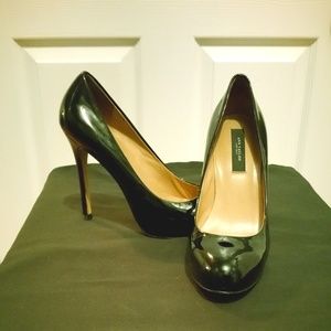 Ann Taylor Black Patent Pumps - Size 5